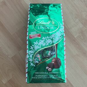 リンツ Lindt チョコレート リンドール ペパーミントクッキーミルクチョコレートトリュフ 600g