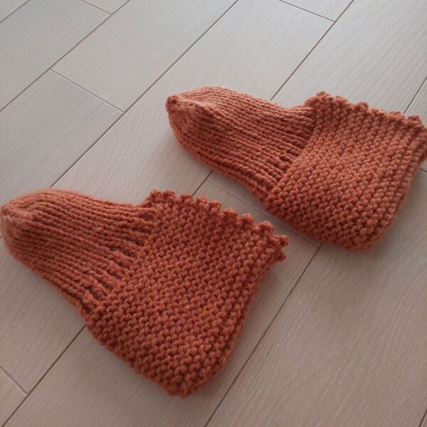 ハンドメイド☆手編みソックスカバー 靴下カバー くすみオレンジ