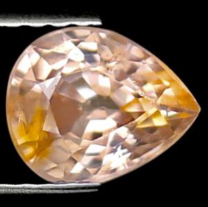 非加熱 VVS 天然オレンジピンクジルコン 1.38 Ct カラット