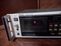 【動作品】　TEAC　ティアック　C-3　ベルト交換済み　ハンドルと取説書（コピー）付　年数が経過しているのでジャンク_画像2