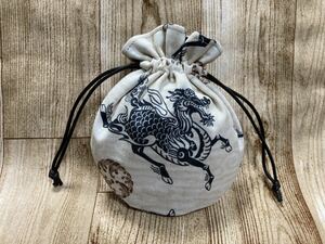 巾着袋 巾着　和柄　麒麟　きりん　ハンドメイド ミニ巾着 drawstring bag Japanese pattern handcrafted