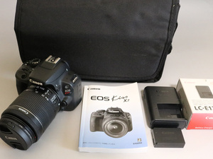 ⑫ CANON キヤノン EOS KISS X7 + EF-S 18-55mm F3.5-5.6 IS　カメラバッグ付き　動作品