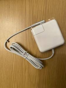 Mac book 充電器　L型　未使用品