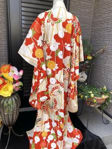 昭和レトロ　和服　着物　振袖　正絹　アンティーク・ヴィンテージ　お花柄　お祝いに　リメイクに