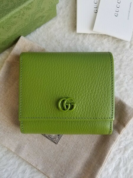 新品 GUCCI グッチ ダブルG ミディアム ウォレット 2つ折り財布 グリーン 598587 17WEF 3506 国内完売 入手困難