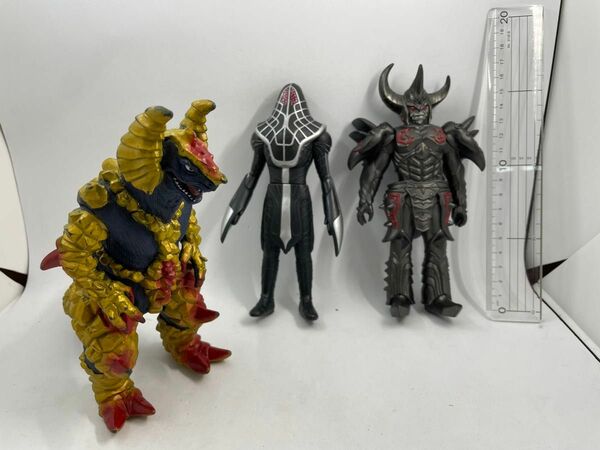 ウルトラマン　怪獣　ソフビ