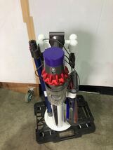 315F【中古】ダイソン　サイクロン掃除機　ＳＶ−１２　Dyson Cyclone V10 Fluffy　（直販限定セット）_画像1