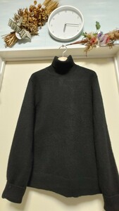 【美品】★GAP(ギャップ)★深みのあるブラックの色合いでカシミヤ100%の素敵な暖かなニット＊セーター♪サイズ／L