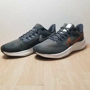 送料無料・新品未使用！！ナイキ NIKE ランニングシューズ スニーカー / ウィメンズ エア ズーム ペガサス 39 / グレー 23.5ｃｍ