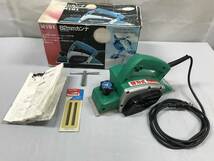 makita 電気カンナ 82mm モデルＭ191 替刃式 100V 小型 軽量 電動工具 切削工具 コード式 コンパクト DIY 趣味 _画像1