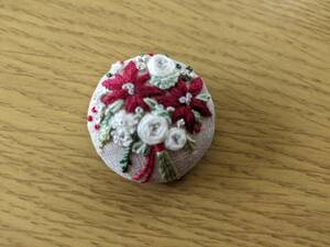 赤いお花　花束　刺繍ブローチ