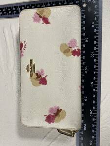 COACH コーチ)長財布　ピンク　白　花柄レザー