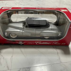 【箱付き】《1/18スケール》1947 Cadillac Series 62 ANSON ミニカー 模型 コレクション放出 キャデラック シルバー メタルダイキャスト