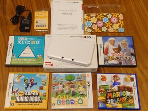 ★ニンテンドー3DS LLホワイト中古美品+ソフト5点+ACアダプター+ハードカバー★送料無料★