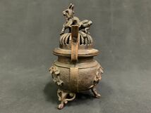 時代物 三つ足香炉 銅製 古銅 仏具 香道具 重量約546g/現状渡し④_画像6