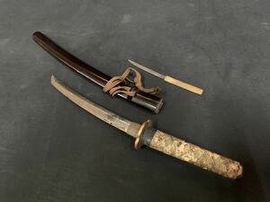 希少 時代物 本式本格的拵え 小刀 鍔 目釘 鞘 小柄 三つ巴 刃渡約12cm 武具 刀剣 / 現状渡し