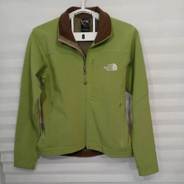 zal-90♪USユーズドノースフェイスTHE NORTH FACE レディース APEX ソフトシェルジャケットグラスグリーンUS-XS(日本サイズS-M)