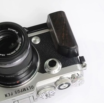 新品 OLYMPUS PEN-F用 ハンドグリップ （黒檀/アルミニウム)_画像2