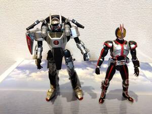 仮面ライダー555　フィギュアーツ　オートバジン&仮面ライダー555セット