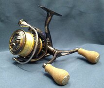 ＄綺麗【Daiwa ダイワ EXIST 15イグジスト 2508PE ダブルハンドル スピニングリール 純正ノブ付属 箱入り マグシールドBB 釣具 】KH11036_画像2