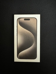 新品正規品　未開封　中国版 iPhone15 pro 256GB ナチュラルチタニウム　A3104