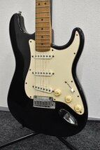 Σ9741 現状品 Fender USA STRATOCASTER #N582464 フェンダー エレキギター_画像1