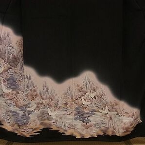 平和屋-こころ店◆豪華黒留袖 飛鶴風景松文 暈し染め 着丈157cm 裄丈66.5cm 正絹 逸品 mop1397の画像4