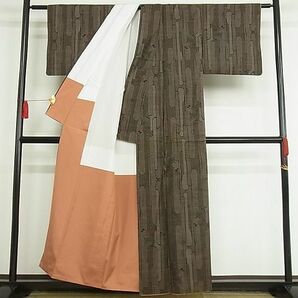 平和屋-こころ店■本場大島紬 ９マルキ 蔦の葉文 着丈154.5cm 裄丈63cm 正絹 逸品 1B-np1721の画像2