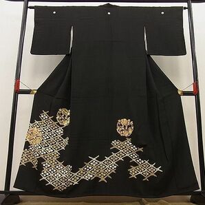 平和屋野田店■豪華黒留袖 駒刺繍 蜀江花菱花丸文 金彩 逸品 n-ip2546の画像1