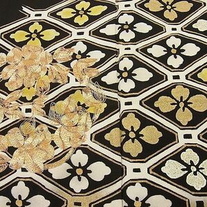 平和屋野田店■豪華黒留袖 駒刺繍 蜀江花菱花丸文 金彩 逸品 n-ip2546の画像4