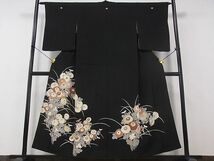 平和屋川間店■豪華黒留袖　枝菊文　金彩　逸品　ab3032_画像1