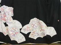 平和屋川間店■豪華黒留袖　作家物　駒刺繍　絵皿地紙花鳥文　着丈157.5cm　裄丈64cm　正絹　逸品　A-ja3507_画像3