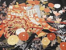 平和屋川間店■豪華黒留袖　駒刺繍　御所車花文　金彩　着丈159.5cm　裄丈64.5cm　正絹　逸品　A-dp3768_画像5