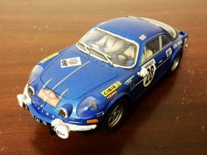 スロットカー　1/32　ルノー・アルピーヌ　中古品