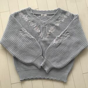 セーター(水色に近いグレー)Mサイズ