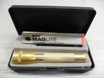 ハンディライト MINI MAGLITE/ミニ マグライト AA USA ゴールドカラー USED LP520 _画像1