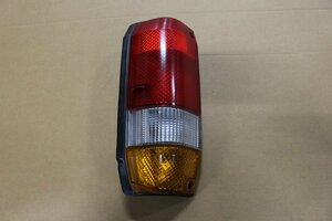 中古 純正 トヨタ ランドクルーザー ランクル プラド 70 78 系 リア テール ランプ 左 単品 ロングボディー LJ KZJ KOITO 60-45 (T7140D)