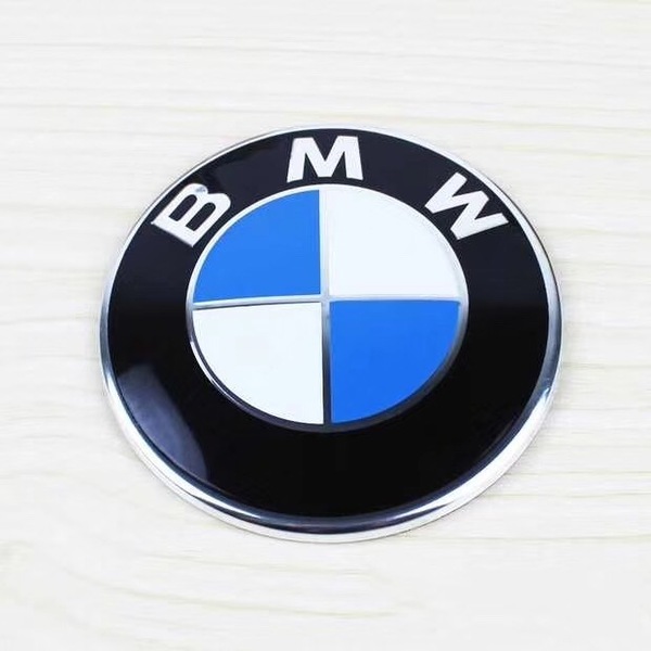 BMW 82mm ブルー・ホワイト プロペラ ボンネットエンブレム リア　新品1個 E36E39E46E53E70E71E60E63E65E66E81E82E83E84E87E88E90