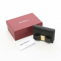 □502267 未使用品 Salvatore Ferragamo フェラガモ 二つ折り財布 ヴァラリボン ウォレット 22D515 レザー レディース ブラック ゴールド_画像6