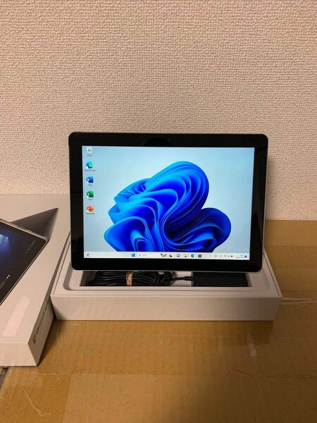 Microsoft Surface Go / Model:1824 CPU: Pentium 4415Y/ メモリー8GB