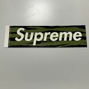 supreme ステッカー　zebra