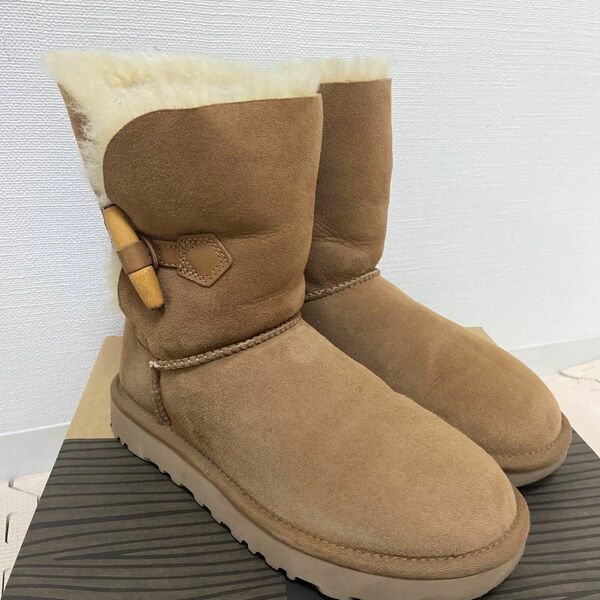 UGG アグ ムートンブーツ KEELY キーリー トグル ボア オーストラリア