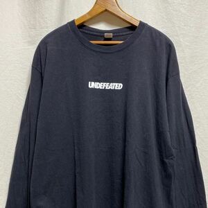 アメリカ製　UNDEFEATED ロゴプリントTシャツ　ブラック　ロンT 長袖Tシャツ　黒　アンデフィーティッドプリントTシャツ　ロゴプリント