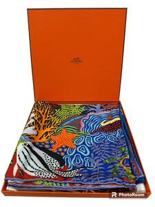 【1円スタート！美品】HERMES エルメス カレ UNDER THE WAVES アンダーザウェーブ ブルー レディース 大判 スカーフ シルク100％ 箱入り