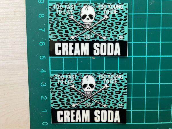 クリームソーダ・ヒョウグリーンステッカー・2枚セット ラミネートUV加工済耐光性