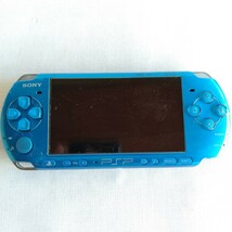 ト001 PSP 3000 プレイステーション・ポータブル 青 バッテリー/蓋なし メモリースティックデュオ付 ゲーム 本体_画像1
