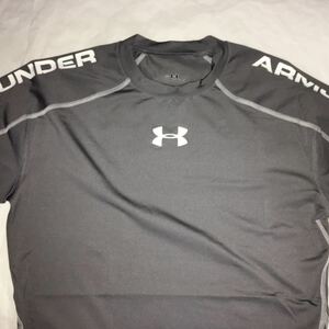 美品　旧モデル　アンダーアーマー UNDER ARMOUR コンプレッション　シャツ　グレー　2XL tシャツ　トレーニング