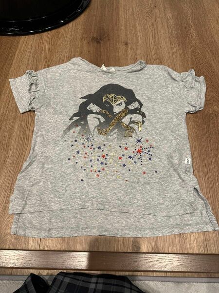 GAP 袖フリル　ワンダーウーマン　Tシャツ　ライトグレー　120 Tシャツ 半袖