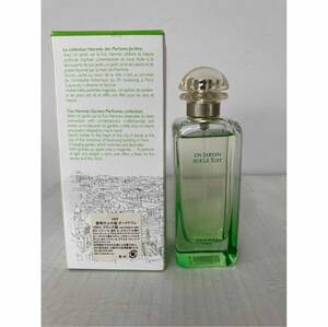 ほぼ未使用 エルメス　屋根裏の庭 100ml HERMES 香水 UN