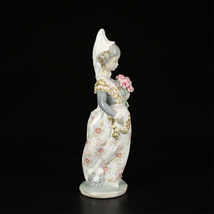 CD789 LLADRO 【リヤドロ】 磁器人形 美少女 置物 高24.5㎝／美品！ｈ_画像2